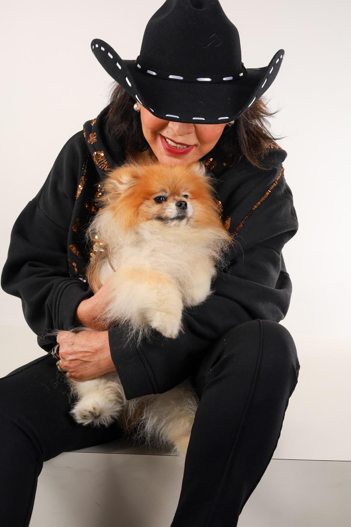 Roberta Miranda abre closet e anuncia o evento “Roberta Desapega, Severino Vest” Roberta Miranda abre closet e anuncia o evento “Roberta Desapega, Severino Vest”