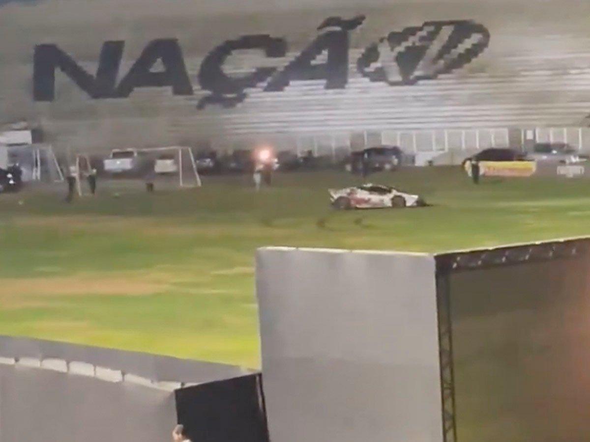 MC Ryan SP é detido por manobras perigosas com carro em estádio no interior de São Paulo MC Ryan SP é detido por manobras perigosas com carro em estádio no interior de São Paulo