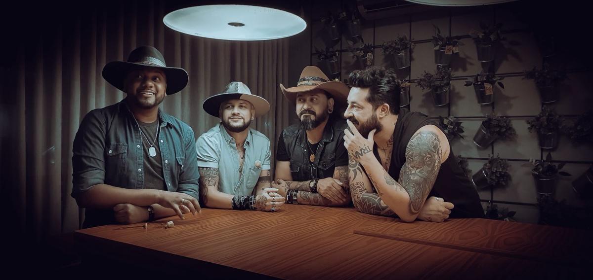 Traia Véia Volta Às Origens Em Novo Dvd "Traia Acústico" e Promete Mais Uma Virada de Chave no Sertanejo