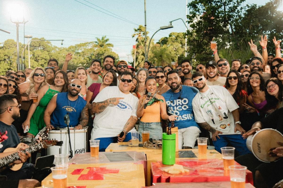 Menos é Mais conquista o topo novamente com "P de Pecado", parceria com Simone Mendes Menos é Mais conquista o topo novamente com "P de Pecado", parceria com Simone Mendes