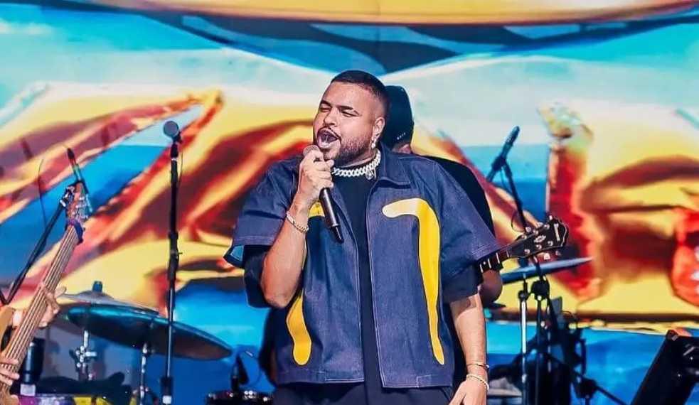 Cantor Yan recebe convite da maior banda de pagode, Sorriso Maroto