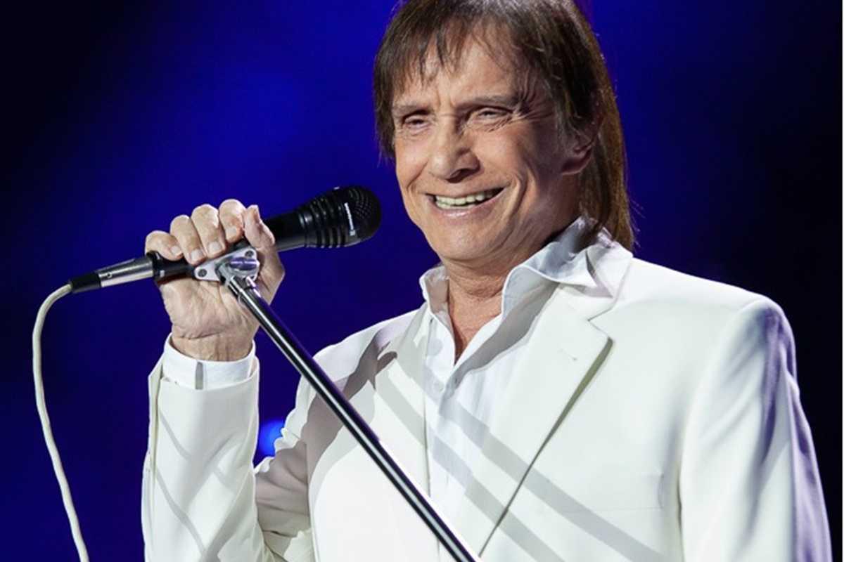 Cantor Roberto Carlos suspende show no México em comunicado de última hora