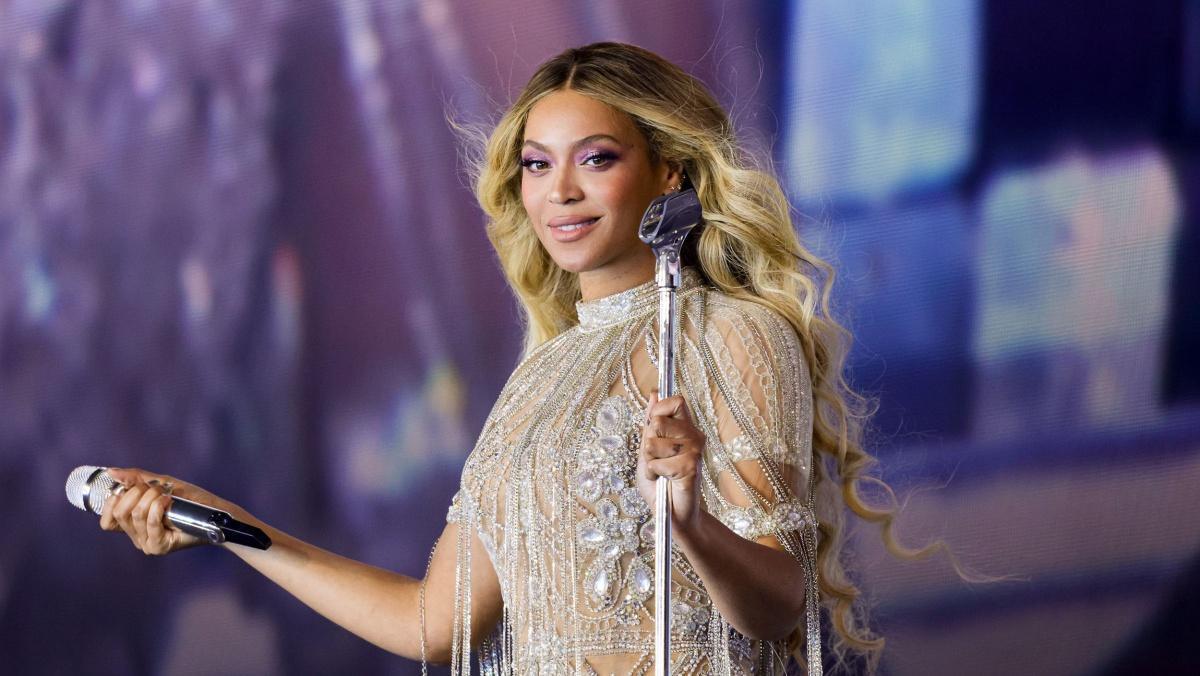 Mulher tenta causar confusão em show de Beyoncé e fãs reagem com bom humor; vídeo viraliza Mulher tenta causar confusão em show de Beyoncé e fãs reagem com bom humor; vídeo viraliza