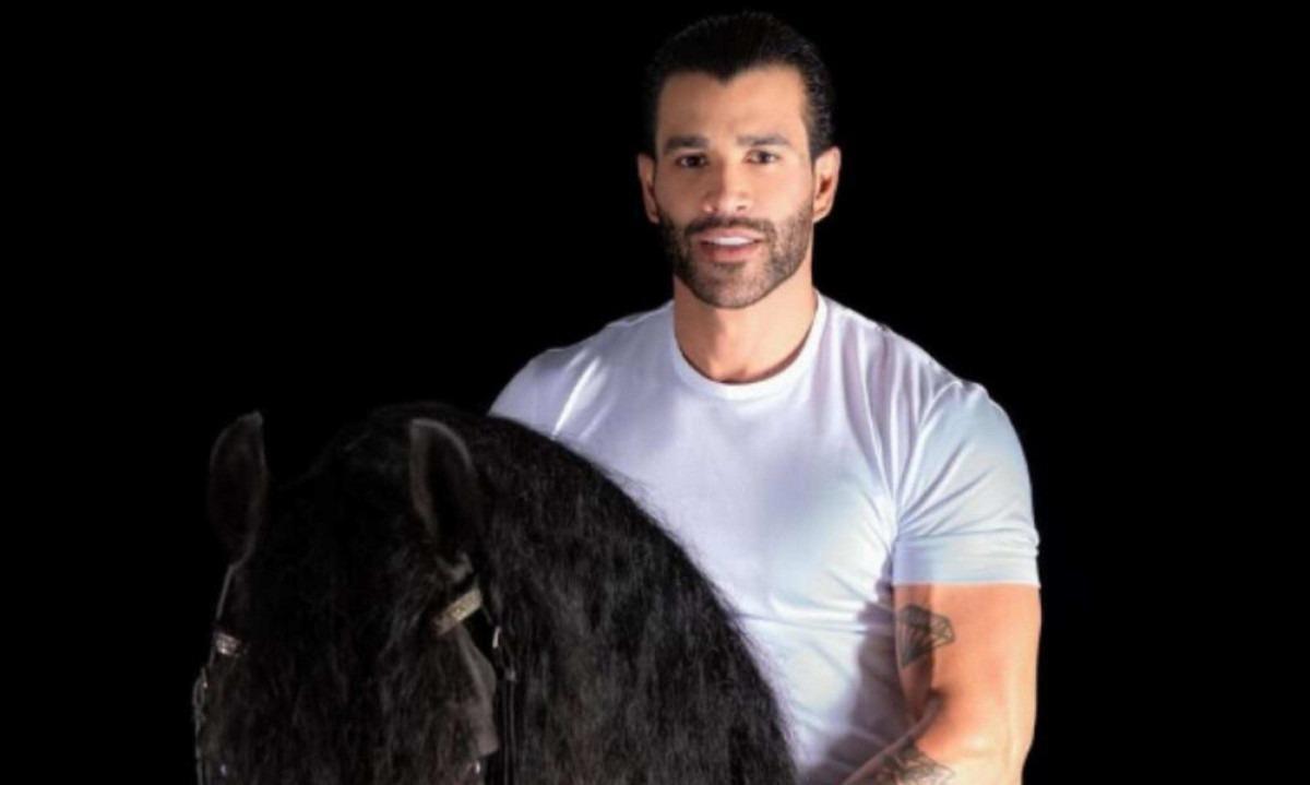 Cantor Gusttavo Lima marca presença em leilão e sai com dois cavalos: “Era só para tomar uma”