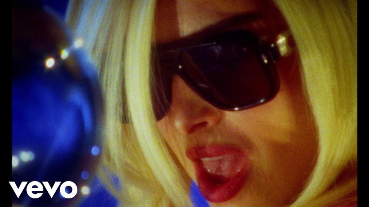 Fame is a Gun - Addison Rae - Música, Letra e Tradução Fame is a Gun - Addison Rae - Música, Letra e Tradução