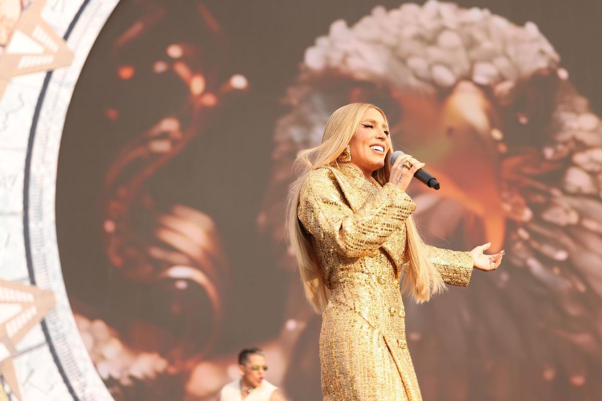 Manu Bahtidão lança terceiro volume do projeto "Destino" Manu Bahtidão lança terceiro volume do projeto "Destino"