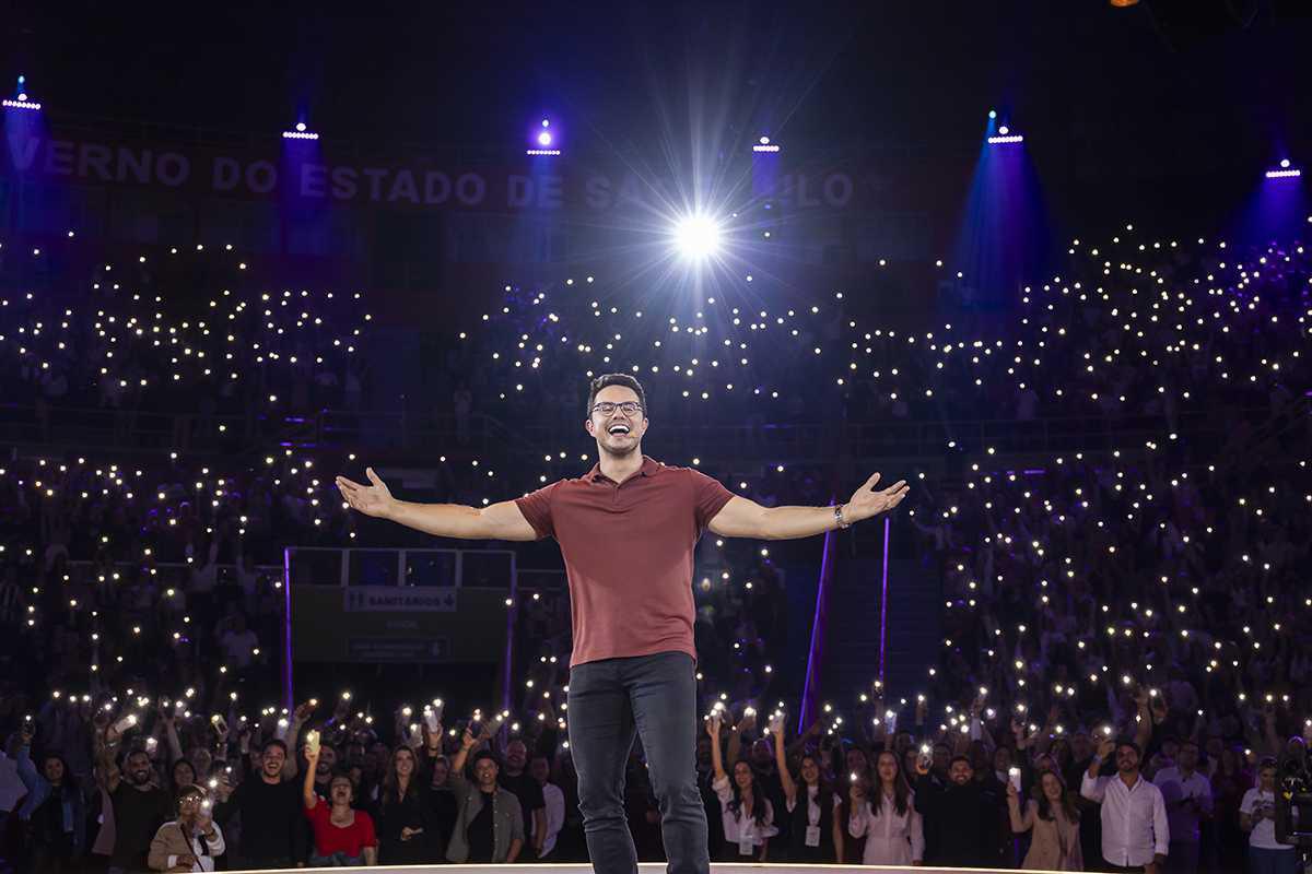 Deive Leonardo reúne 10 mil pessoas no Rio de Janeiro para gravação de série especial 