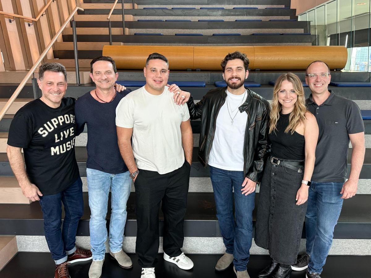 Focado na carreira internacional, Gustavo Mioto assina com a William Morris Endeavor em Nashville