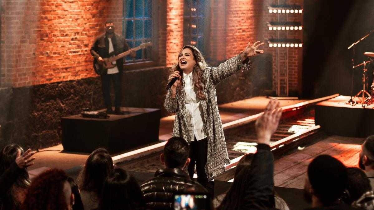 Bruna Olly grava projeto que celebra sua trajetória e grandes clássicos da música cristã Bruna Olly grava projeto que celebra sua trajetória e grandes clássicos da música cristã