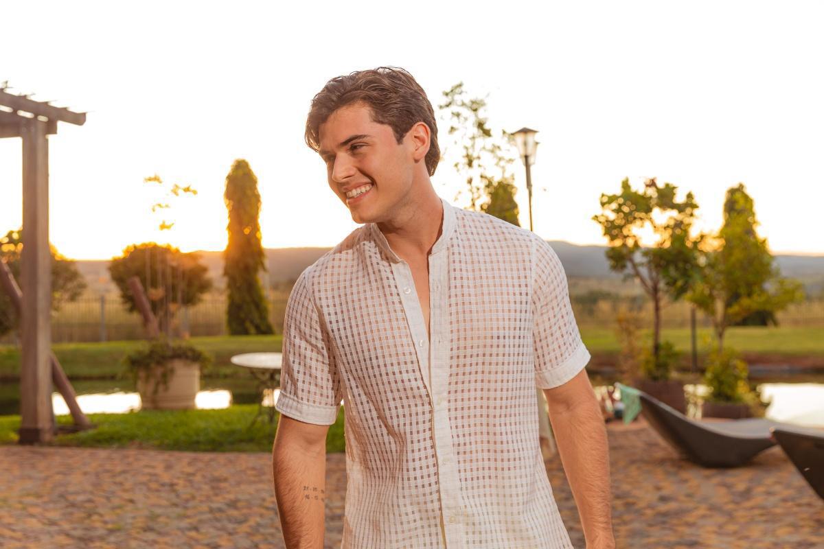 João Henrique apresenta música que promete ecoar "Em todo Lugar" João Henrique apresenta música que promete ecoar "Em todo Lugar"