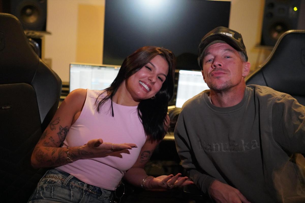 Ana Castela e Diplo exploram o poder da IA no clipe de "Tropa do Chapelão"