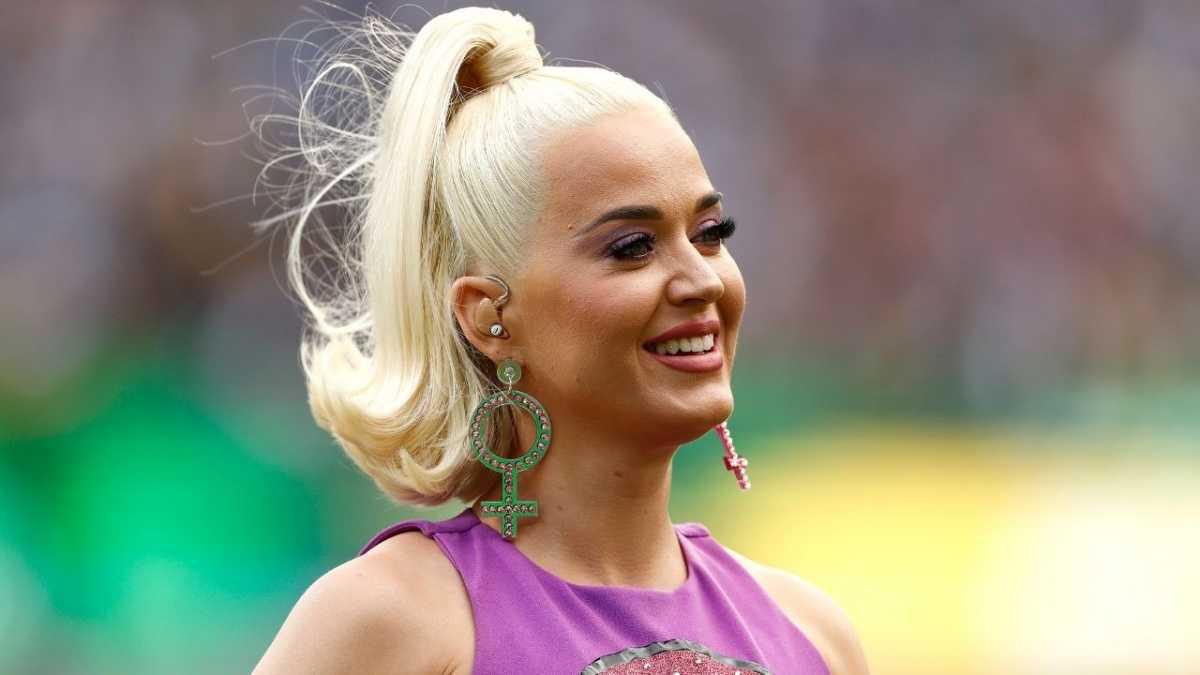 Katy Perry pede ordem de proteção judicial contra homem que ronda sua mansão