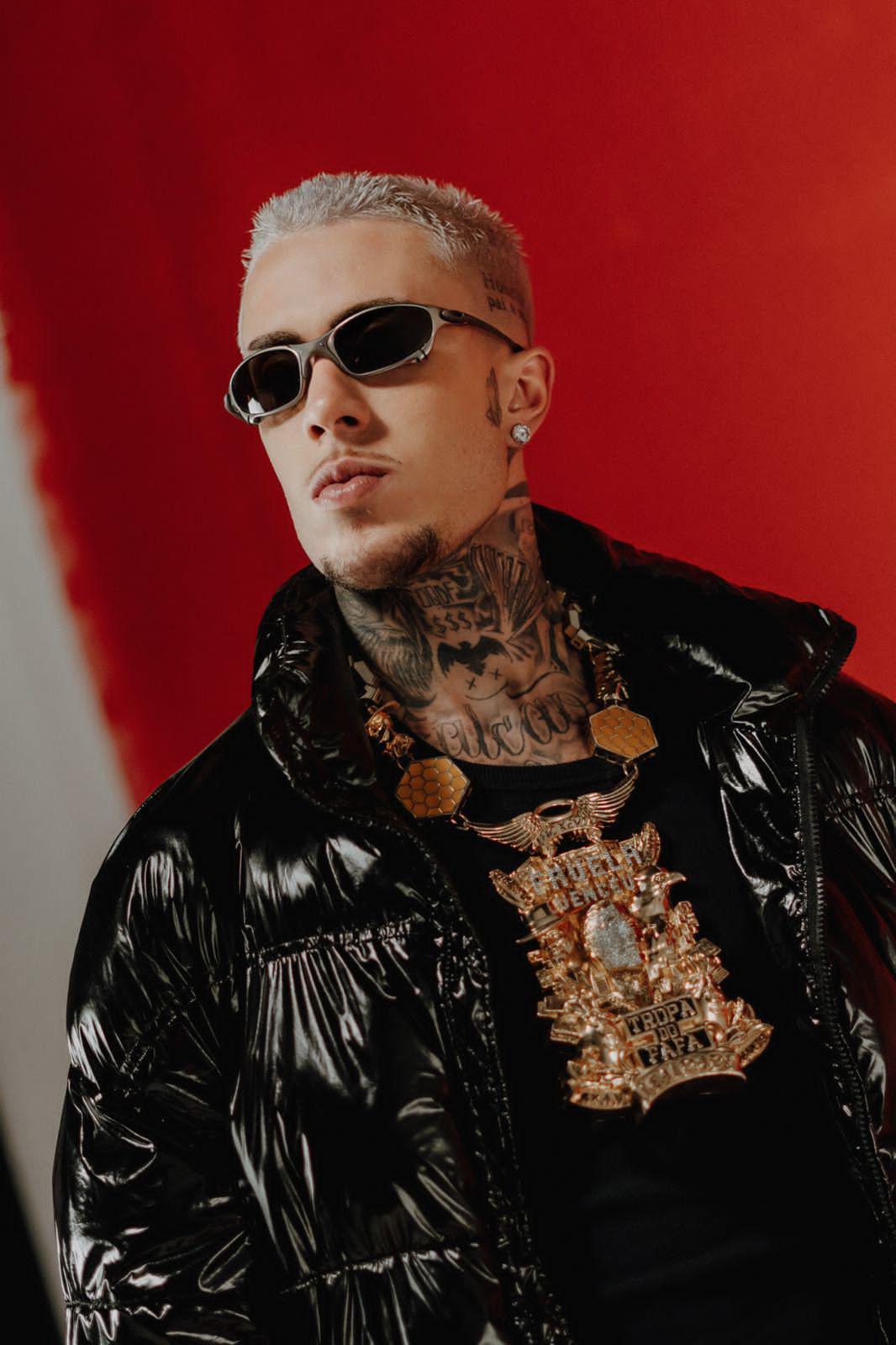 MC Daniel intensifica divulgação de "Nunca Mais", parceria com Gloria Groove, nas principais rádios do país.
