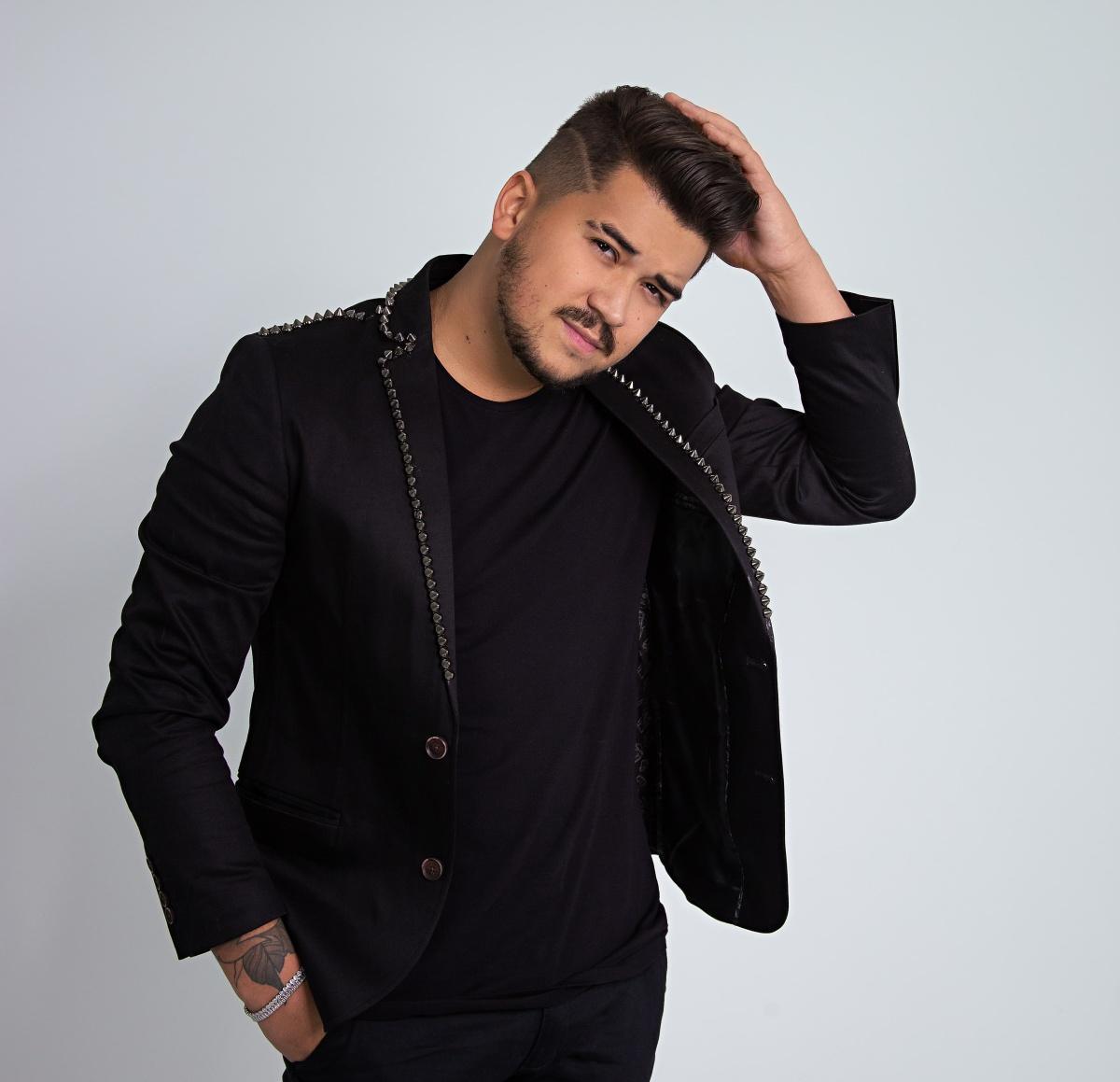 Cantor Gutto Soares comemora crescimento de visualizações no YouTube