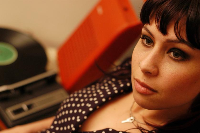 O álbum "Anacrônico", de Pitty, completa 20 anos e é lançado em CD, vinil e cassete