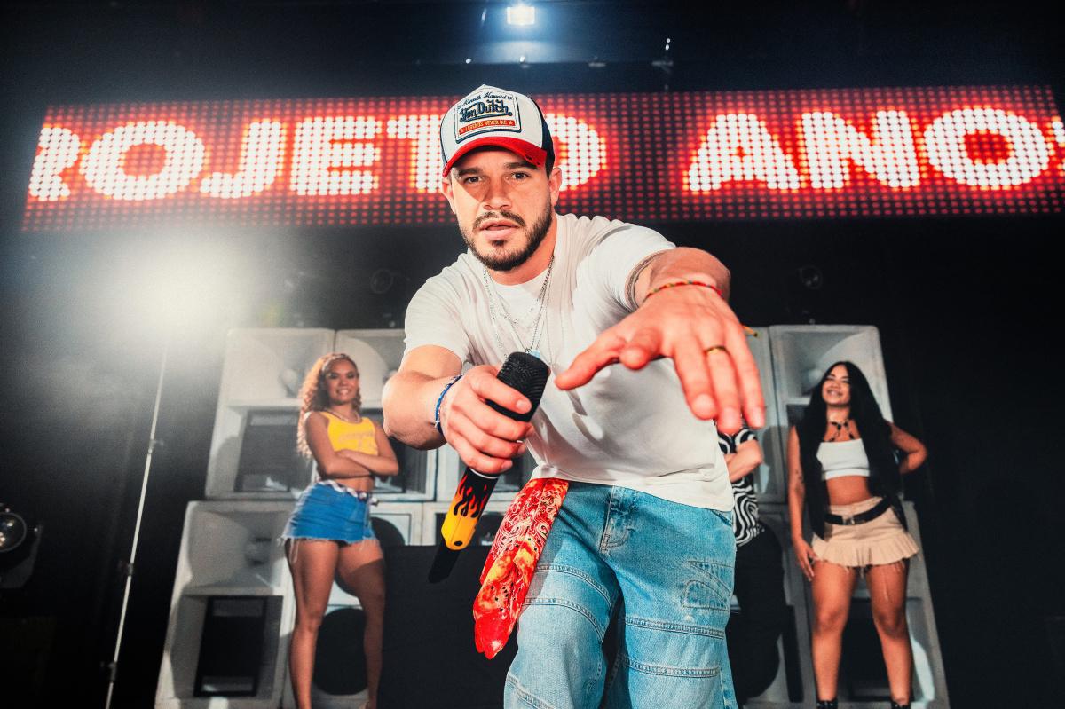 Matheus Fernandes volta ao passado com lançamento de “MF Anos 2000” Matheus Fernandes volta ao passado com lançamento de “MF Anos 2000”