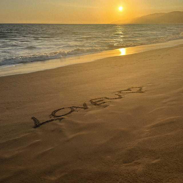 L.o.v.e.u (feat. Hannah Bahng) - d4vd - Música, Letra e Tradução