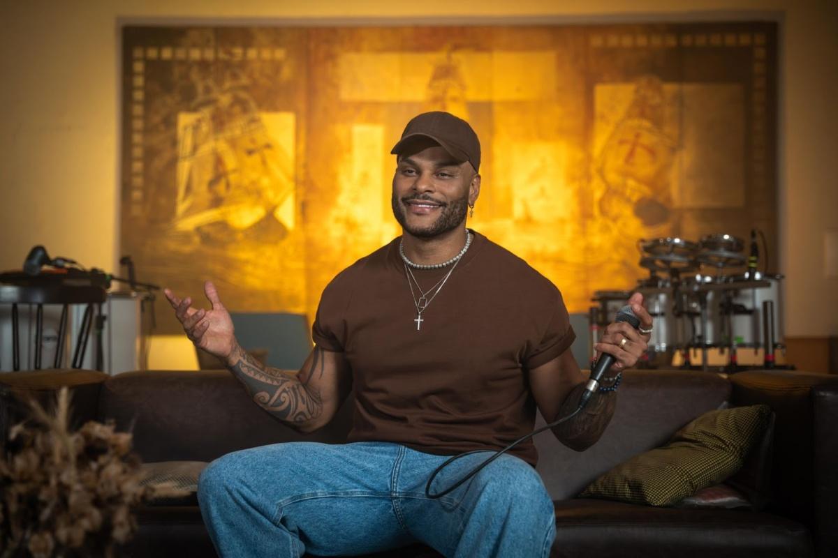 Tony Salles reafirma força no pagode baiano e apresenta projeto "Tem que Ter Replay"