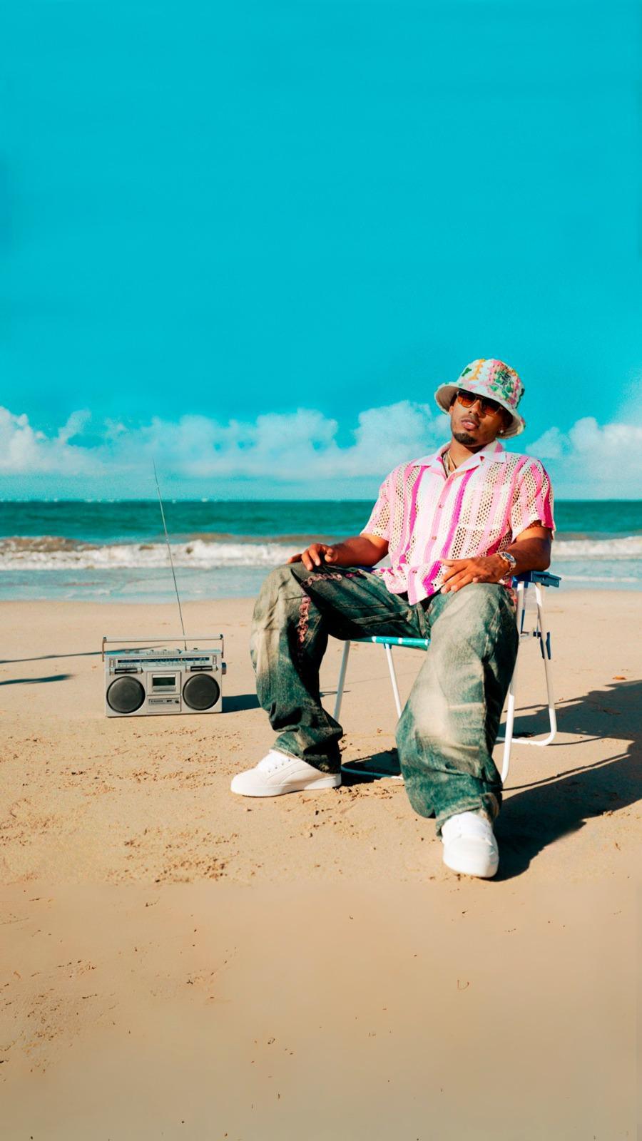 Myke Towers, fenômeno mundial da música latina, estreia nas rádios brasileiras com "Freaky" feat. Ludmilla