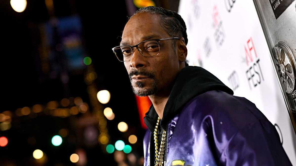Snoop Dogg faz post escutando música de Thiaguinho Snoop Dogg faz post escutando música de Thiaguinho