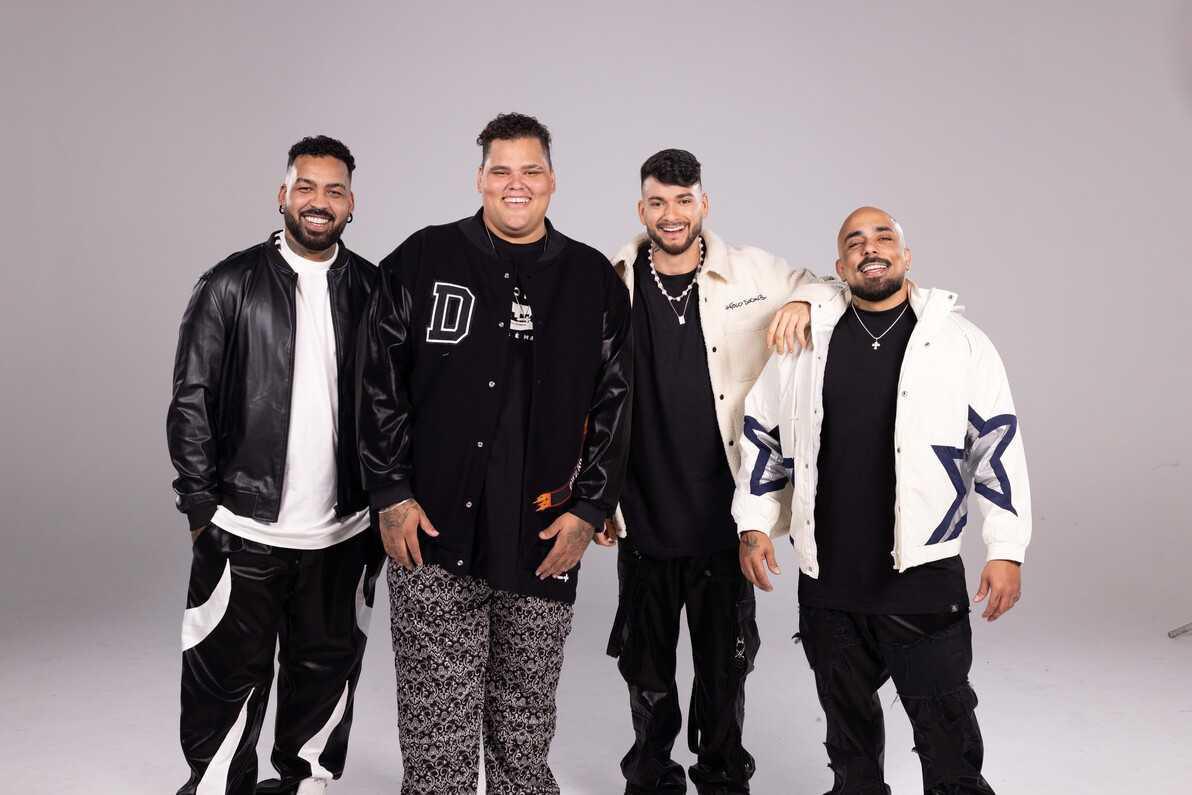 Menos é Mais emplacou três hits autorais entre as cinco músicas mais ouvidas do país Menos é Mais emplacou três hits autorais entre as cinco músicas mais ouvidas do país