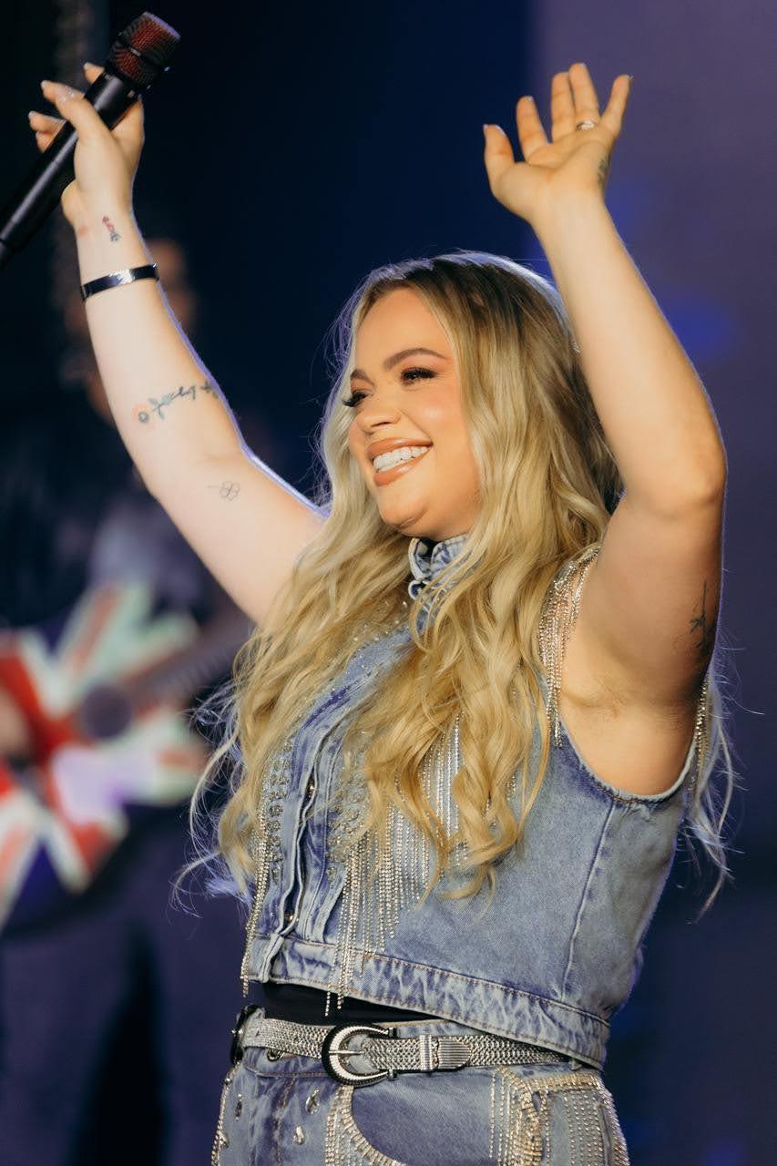 De Cajazeiras para o mundo: Arielly Dara vive noite de glória em São Paulo!