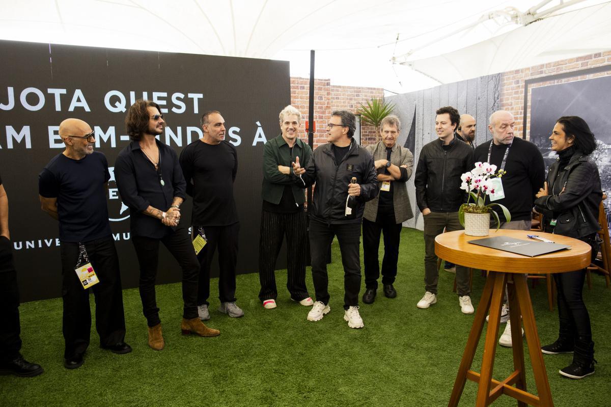 Jota Quest anuncia nova fase da carreira com participação no The Town, assinatura com DCSET Management e Universal Music Jota Quest anuncia nova fase da carreira com participação no The Town, assinatura com DCSET Management e Universal Music