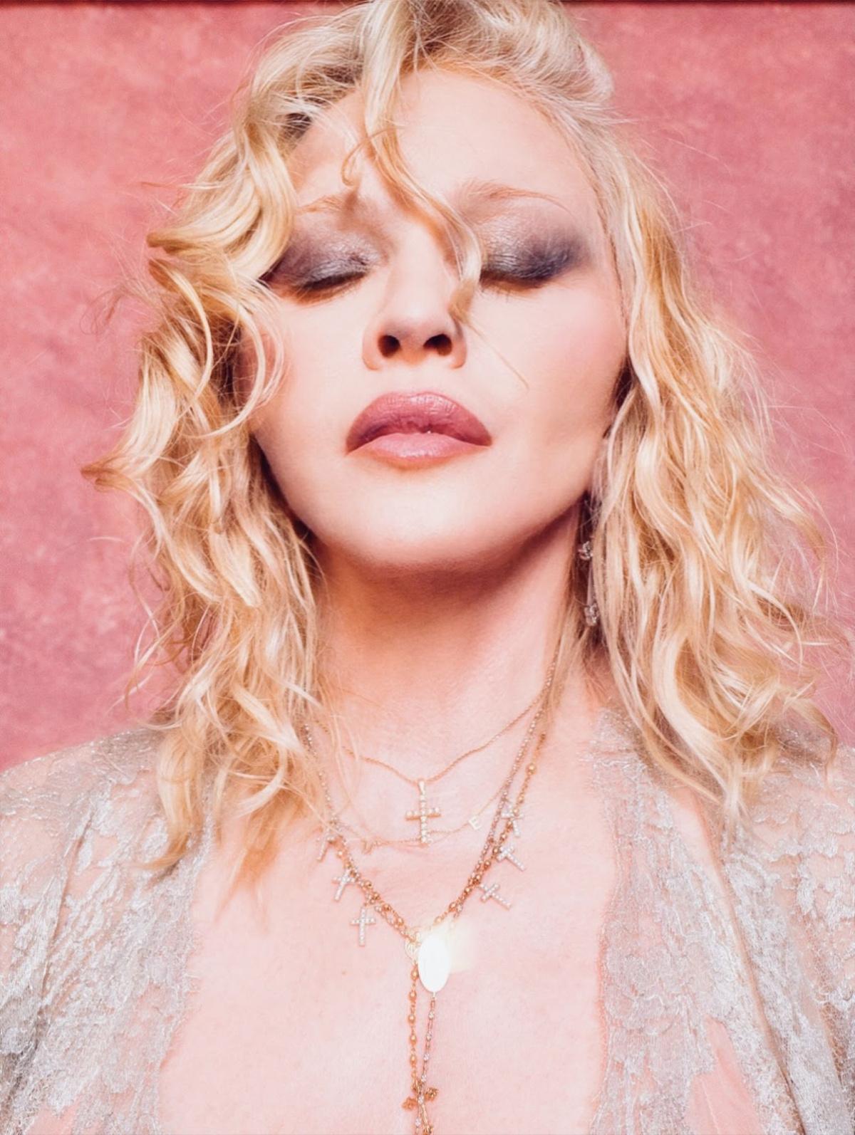 Após Quase Duas Décadas, Madonna Retorna À Warner Records