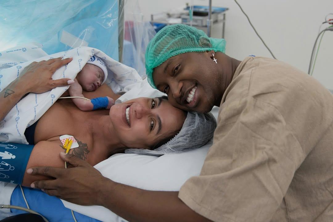 Nasce Bento, filho de Thiaguinho e Carol Peixinho Nasce Bento, filho de Thiaguinho e Carol Peixinho