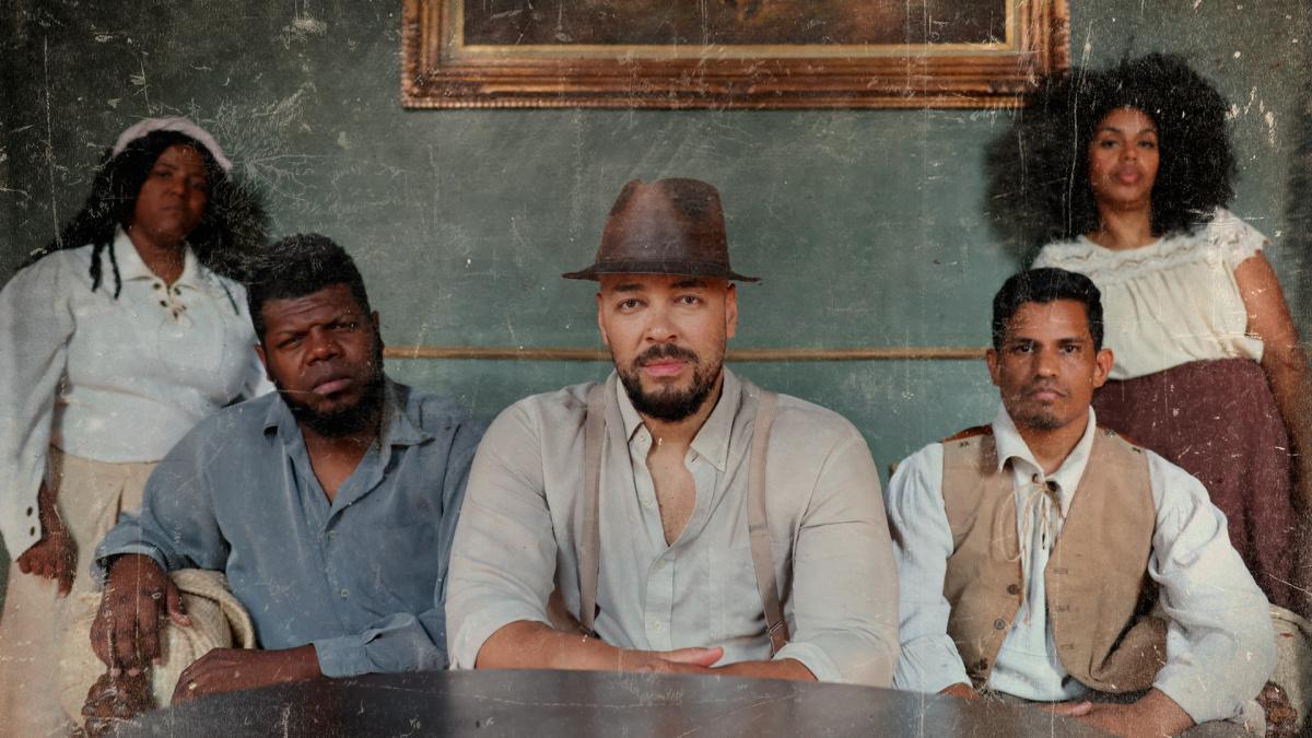 Ton Carfi lança clipe inédito no Fantástico e celebra indicação ao Grammy Latino Ton Carfi lança clipe inédito no Fantástico e celebra indicação ao Grammy Latino