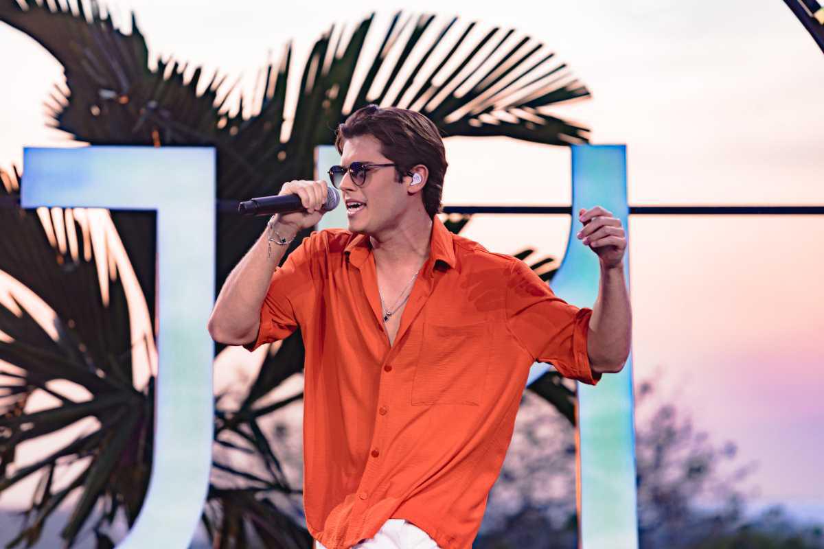 Com participações de Leonardo, Zé Felipe e Marília Tavares, João Henrique grava seu primeiro DVD Com participações de Leonardo, Zé Felipe e Marília Tavares, João Henrique grava seu primeiro DVD