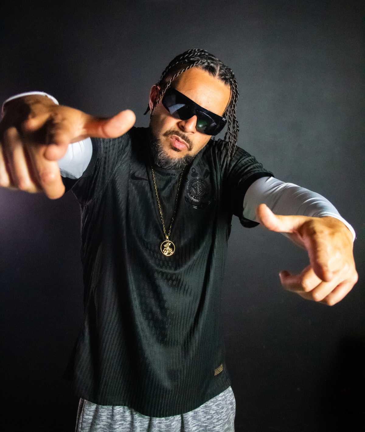 Rapper ImEdiAto lança single "Time do Povo do Bom Retiro pro Mundo" em homenagem ao Corinthians
