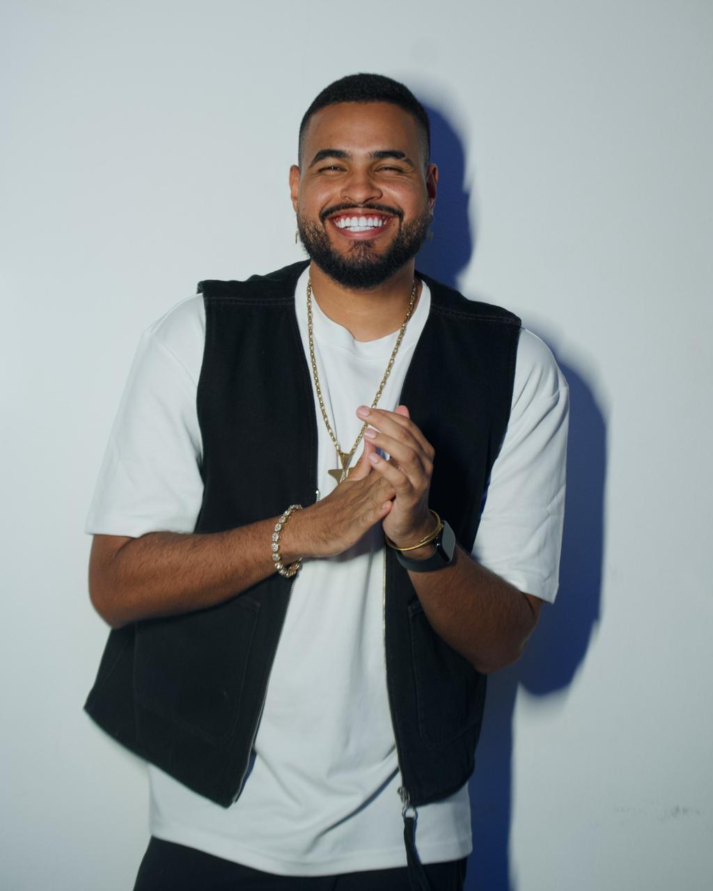 “Textão”, de Yan, viraliza e ultrapassa 17 milhões de views em poucas horas após pedido de desculpas do Vini Jr. para Virgínia “Textão”, de Yan, viraliza e ultrapassa 17 milhões de views em poucas horas após pedido de desculpas do Vini Jr. para Virgínia