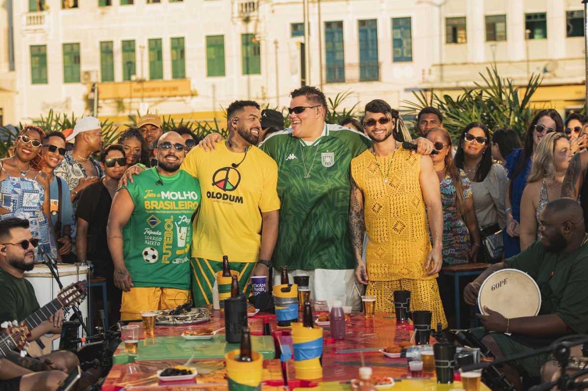 PAGODE COM MOLHO: com mais dois medleys, Menos é Mais finaliza projeto em grande estilo PAGODE COM MOLHO: com mais dois medleys, Menos é Mais finaliza projeto em grande estilo