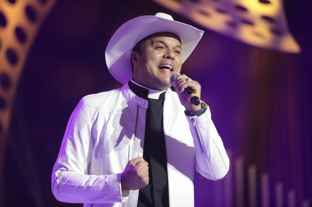 Padre Alessandro Campos estreia turnê “Nunca Perca a Esperança”, com espetáculo no Teatro Bradesco Padre Alessandro Campos estreia turnê “Nunca Perca a Esperança”, com espetáculo no Teatro Bradesco