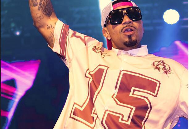 Naldo Benny celebra 25 anos de carreira com show de lançamento do álbum "Bora Pro Baile" na Via Music Hall Naldo Benny celebra 25 anos de carreira com show de lançamento do álbum "Bora Pro Baile" na Via Music Hall