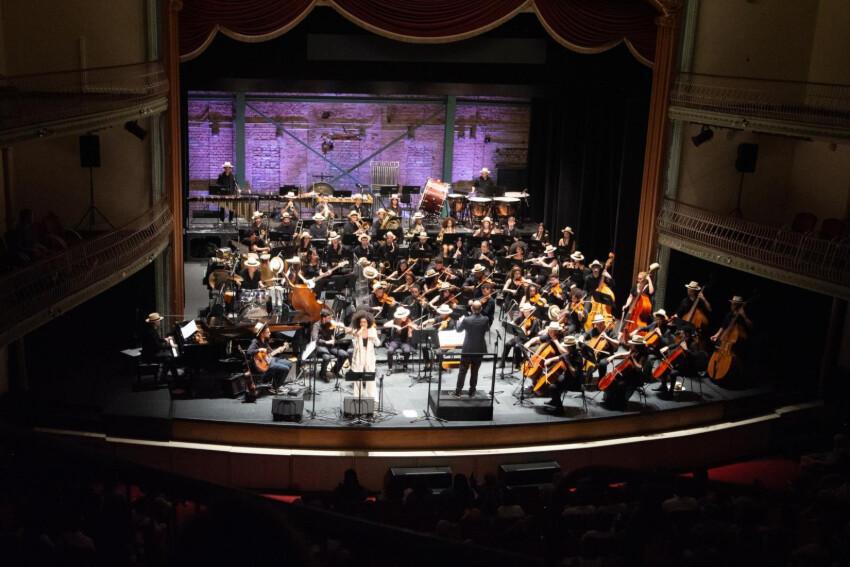Orquestra Tom Jobim celebra protagonismo do piano na música brasileira 