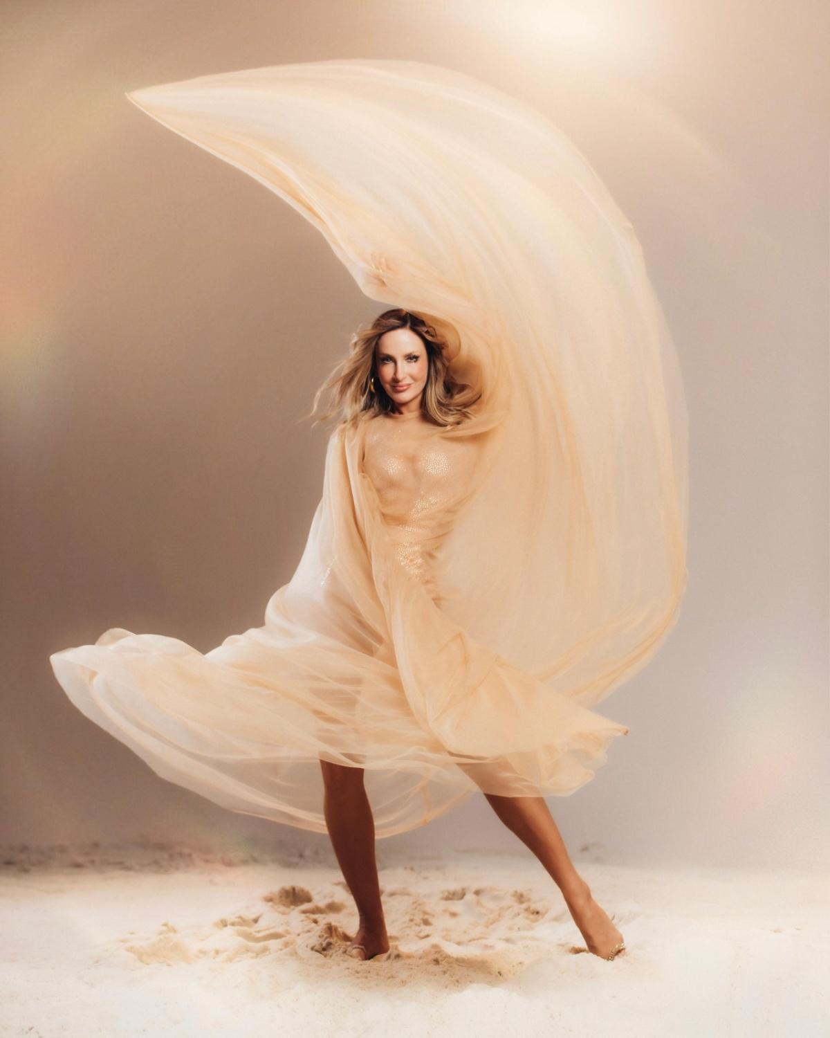 Claudia Leitte anuncia audiovisual de “Especiarias” em formato inédito na carreira Claudia Leitte anuncia audiovisual de “Especiarias” em formato inédito na carreira