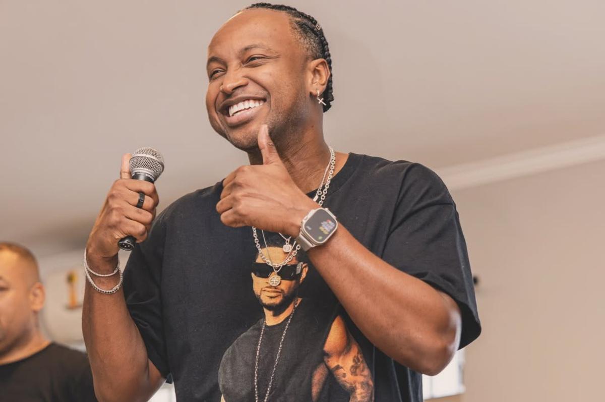 Thiaguinho grava em São Paulo o álbum “Bem Black”, que une pagode e influências da black music Thiaguinho grava em São Paulo o álbum “Bem Black”, que une pagode e influências da black music