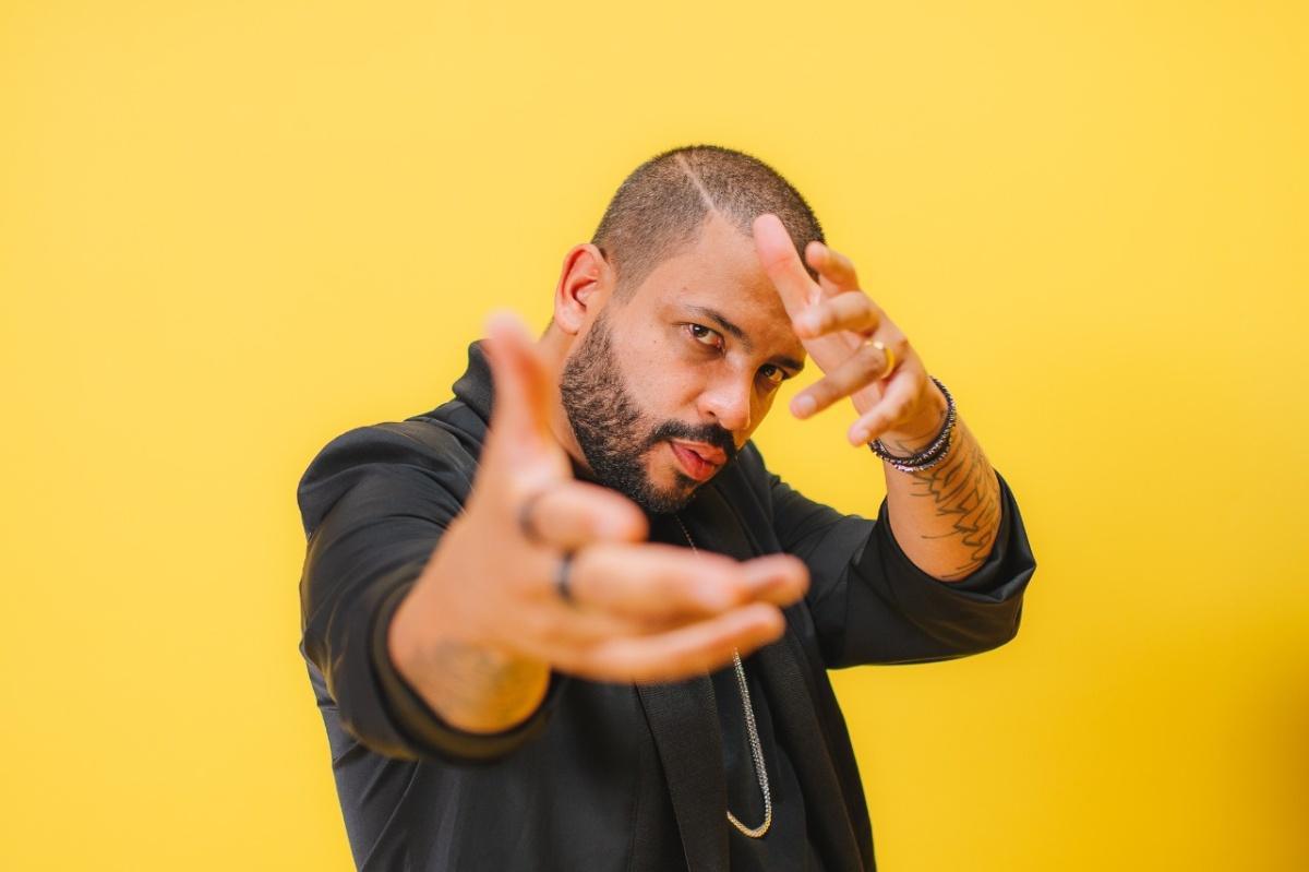 Projota revisita sua própria história e lança suas mixtapes nas plataformas digitais