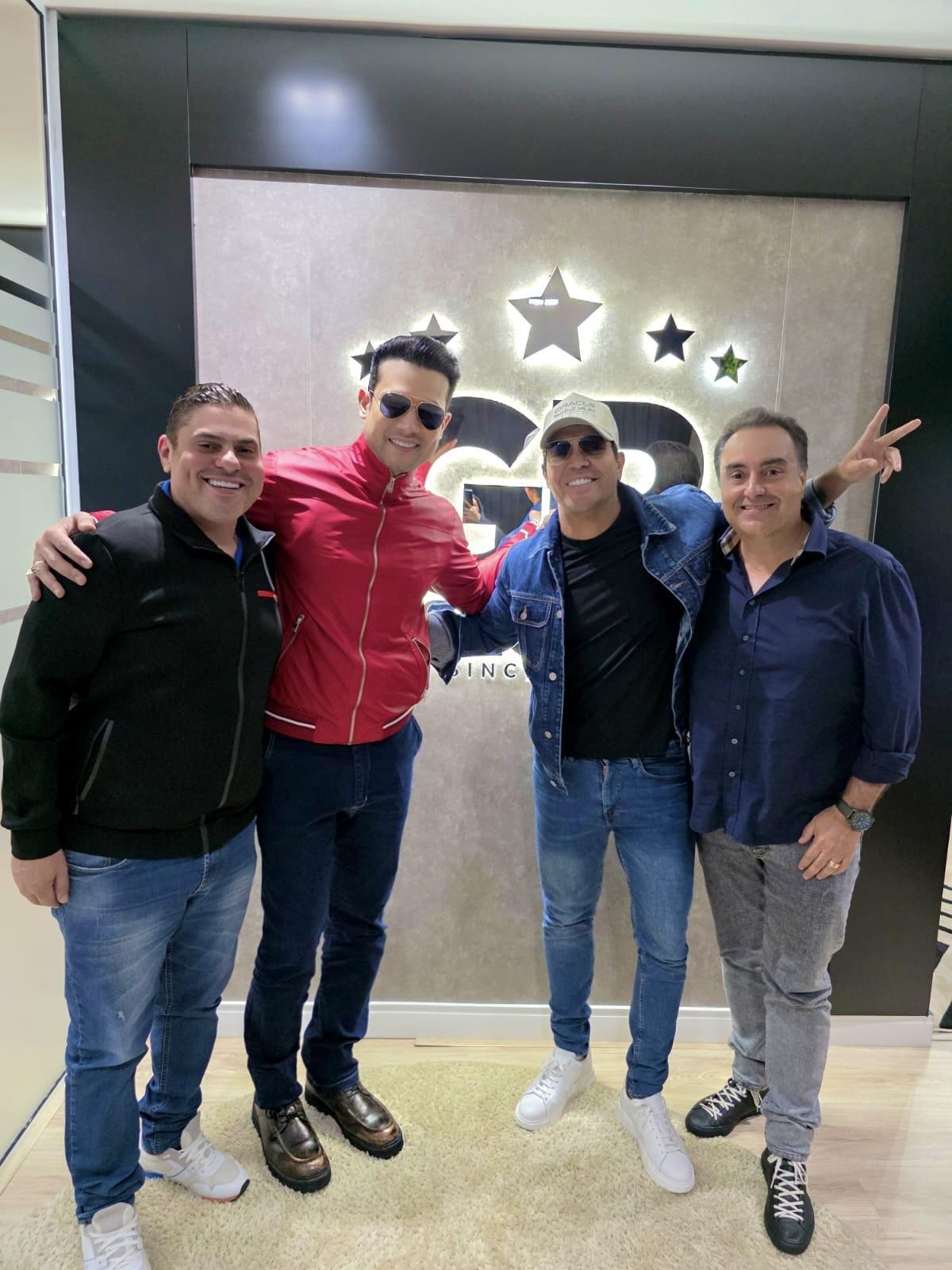 Os Caras do Arrocha: Thiago Brava e Israel Novaes estão de casa nova e agora são GRShows