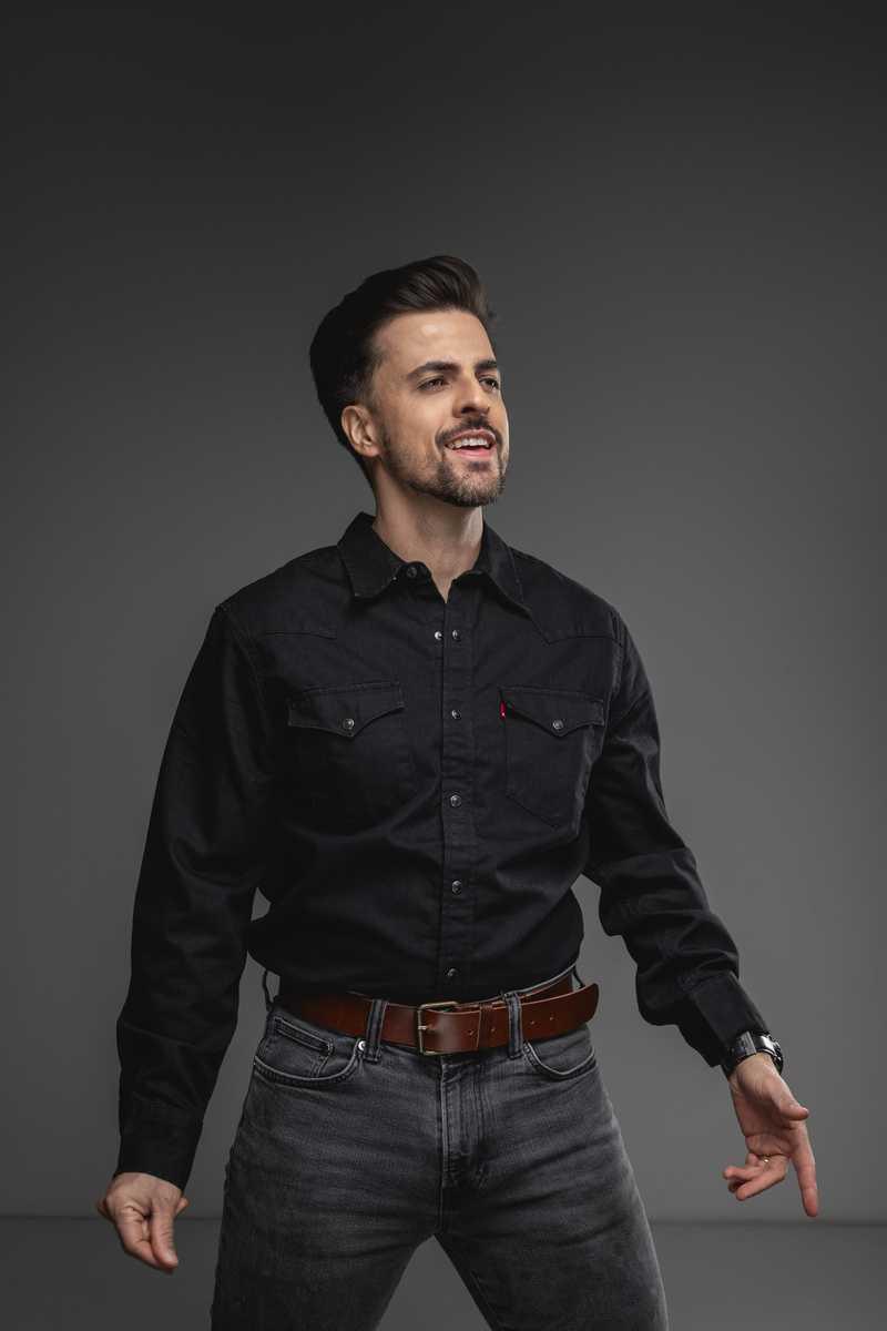 Rodrigo Fernandes lança DVD completo "De Volta Pra Estrada" e celebra nova fase com emoção e autenticidade 