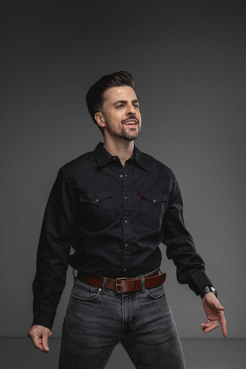 Rodrigo Fernandes lança DVD completo "De Volta Pra Estrada" e celebra nova fase com emoção e autenticidade Rodrigo Fernandes lança DVD completo "De Volta Pra Estrada" e celebra nova fase com emoção e autenticidade