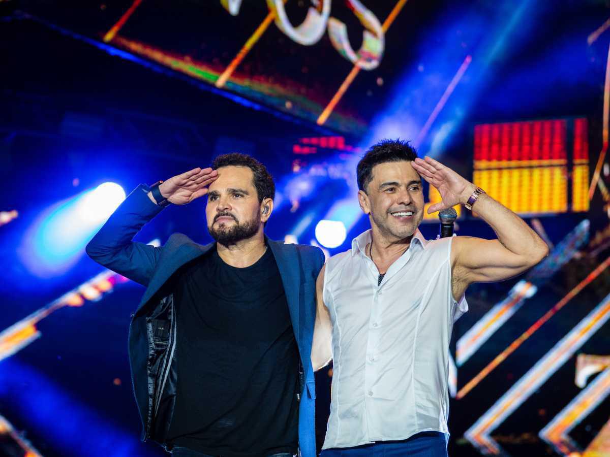 Zezé Di Camargo e Luciano fazem dois shows no Paraguai, neste final de semana, com ingressos esgotados e acalmados pelo público Zezé Di Camargo e Luciano fazem dois shows no Paraguai, neste final de semana, com ingressos esgotados e acalmados pelo público