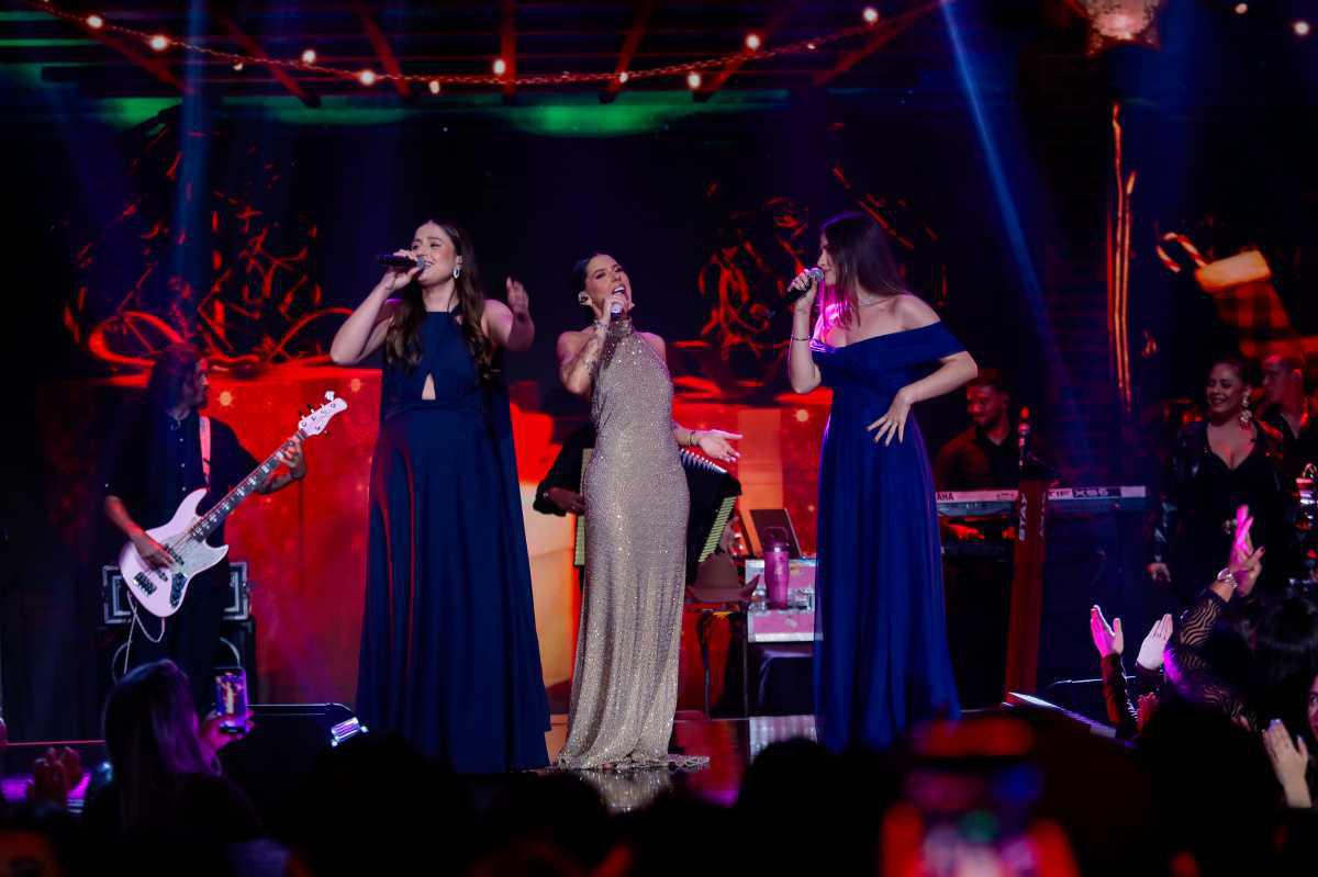 Ana Castela grava especial de Natal no SBT ao lado do casting da AgroPlay, família e Zé Felipe