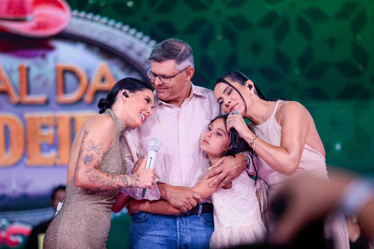 Ana Castela grava especial de Natal no SBT ao lado do casting da AgroPlay, família e Zé Felipe