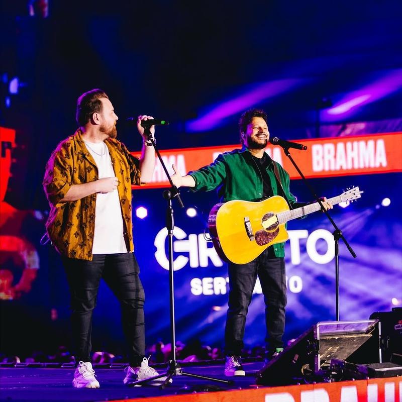  Luiz Claudio & Giuliano celebram nova fase artística com show marcante no Caldas Country Festival 