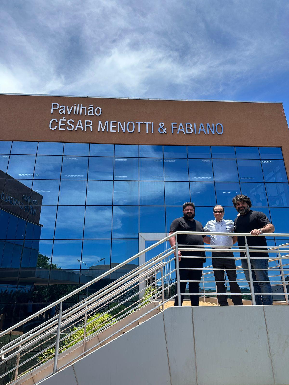 César Menotti & Fabiano doam cachê vitalício para o Hospital de Barretos, em todo show que fizeram na Festa do Peão de Barretos César Menotti & Fabiano doam cachê vitalício para o Hospital de Barretos, em todo show que fizeram na Festa do Peão de Barretos