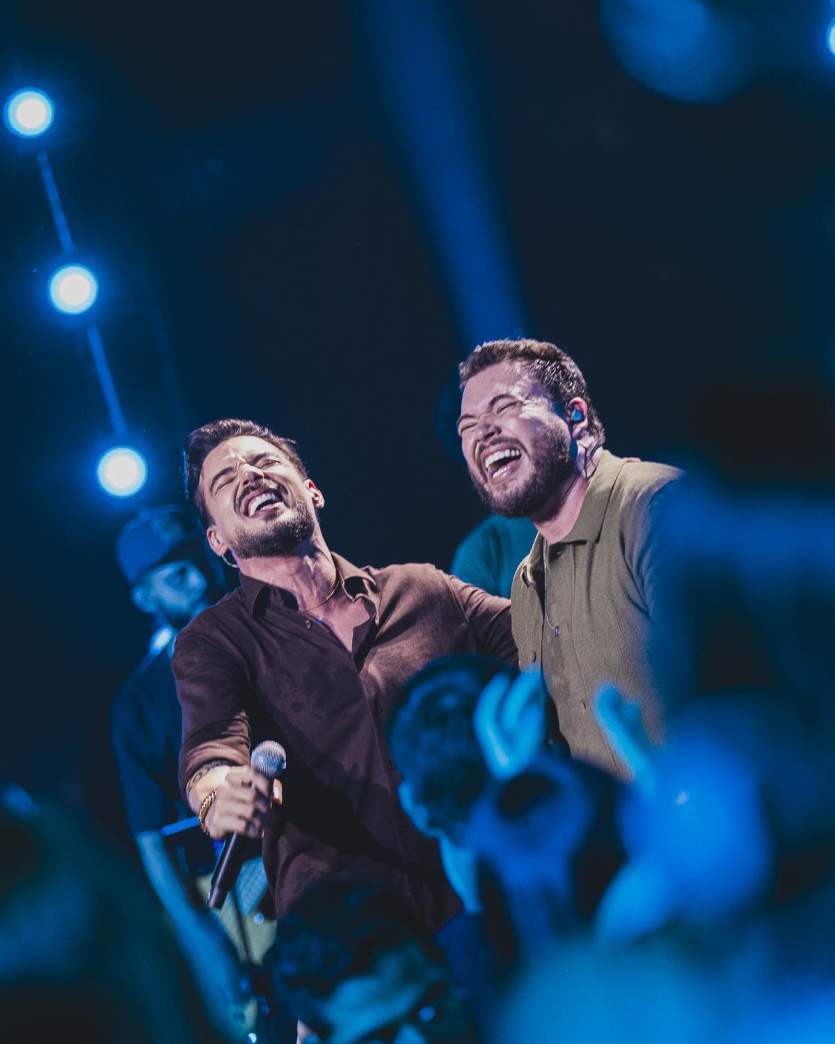 Luiz Henrique & Léo resgatam memórias em “Aviões de Papel” Luiz Henrique & Léo resgatam memórias em “Aviões de Papel”