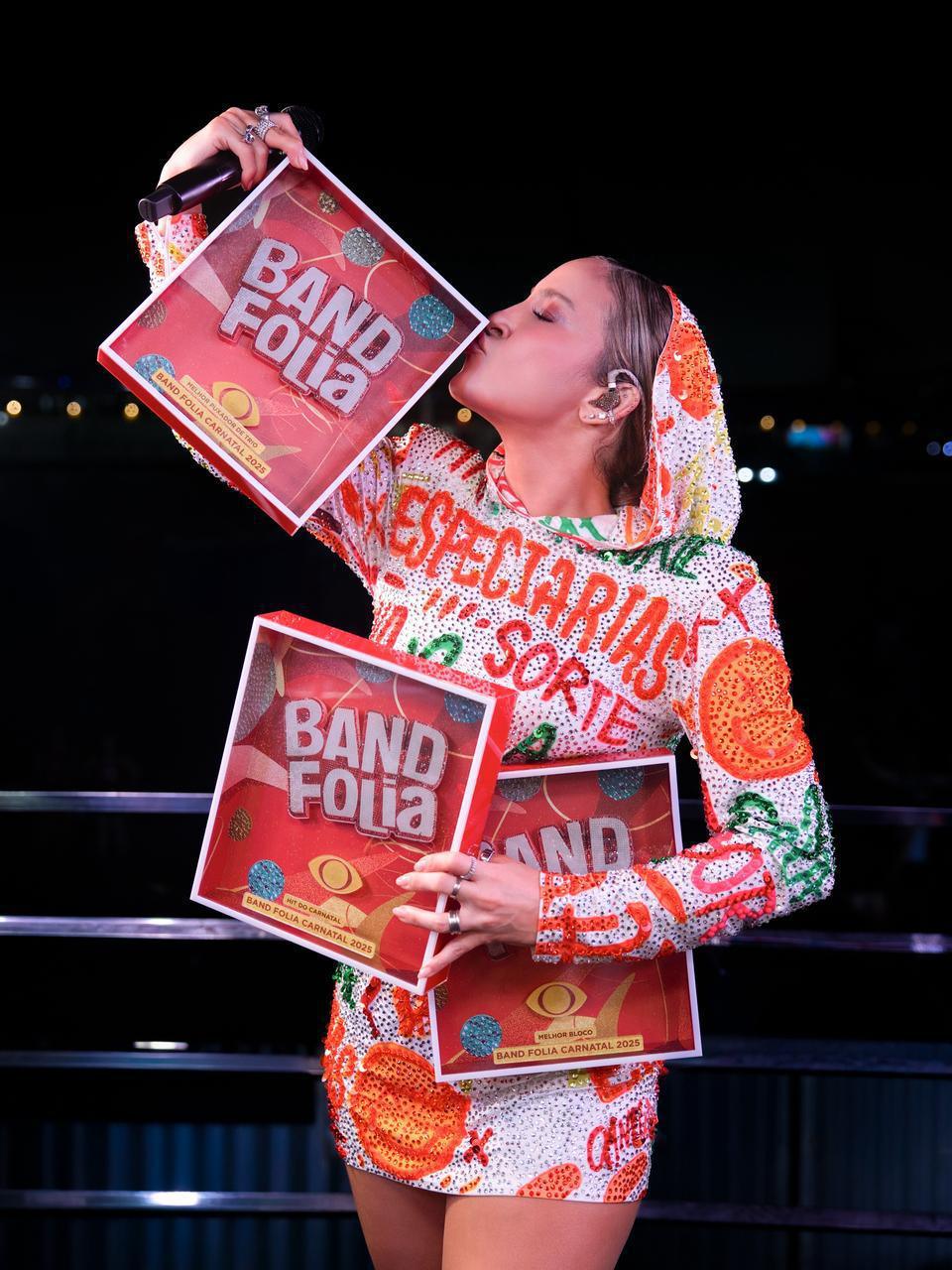 Claudia Leitte é o grande destaque do Carnatal 2025 e conquista três dos principais prêmios da noite